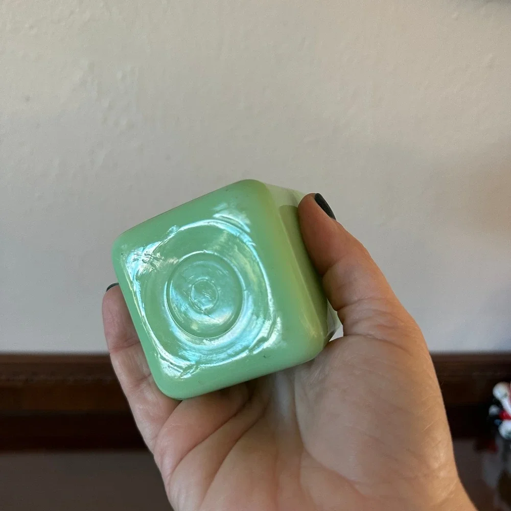Mckee vintage jadeite